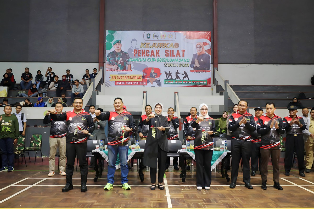 Wakil Bupati Lumajang, Indah Amperawati (Bunda Indah) di Kejurkab Pencak Silat Dandim Cup 0821/Lumajang 2023. (Foto: Kominfo Lumajang)