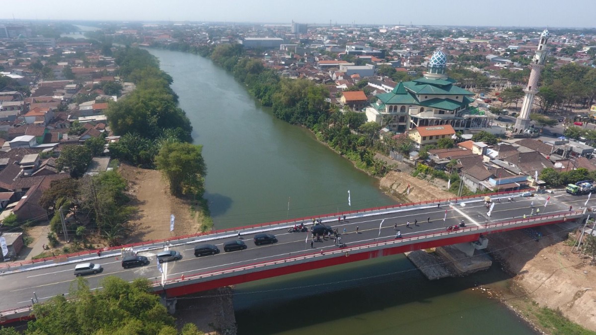 Penampakan Jembatan Alun-alun Bandar Kota Kediri dari atas. (Foto: Pemkot Kediri/jatimnow.com)