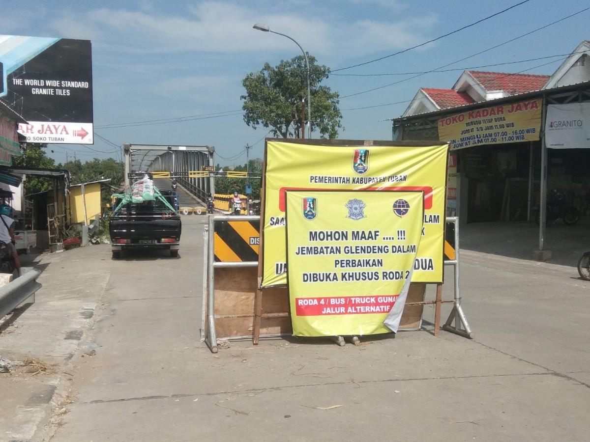 Jembatan glendeng penghubung Kabupaten Bojonegoro - Tuban di Desa Simo, Soko, Tuban. (Foto: Misbahul Munir/jatimnow.com))