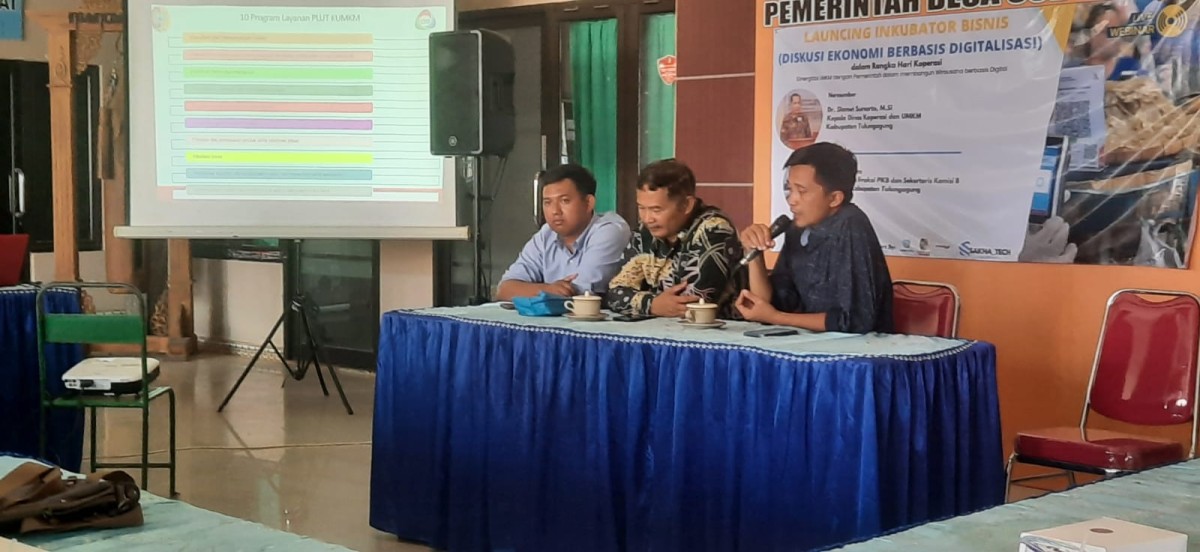 Suasana diskusi ekonomi berbasis digital di Tulungagung. (Foto: Bramanta Pamungkas/jatim now.com)