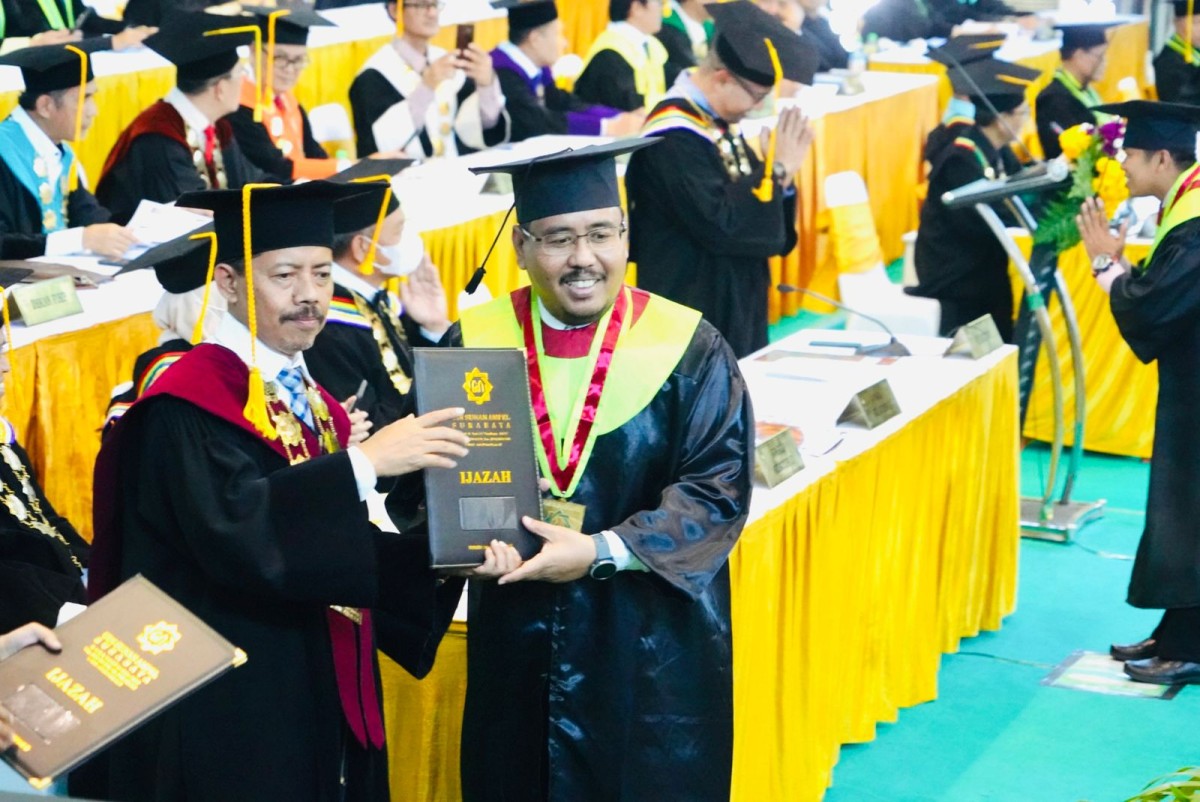 Anwar Sadad Diwisuda, Resmi Sandang Doktor Politik Islam dan Kenangannya di UINSA Surabaya