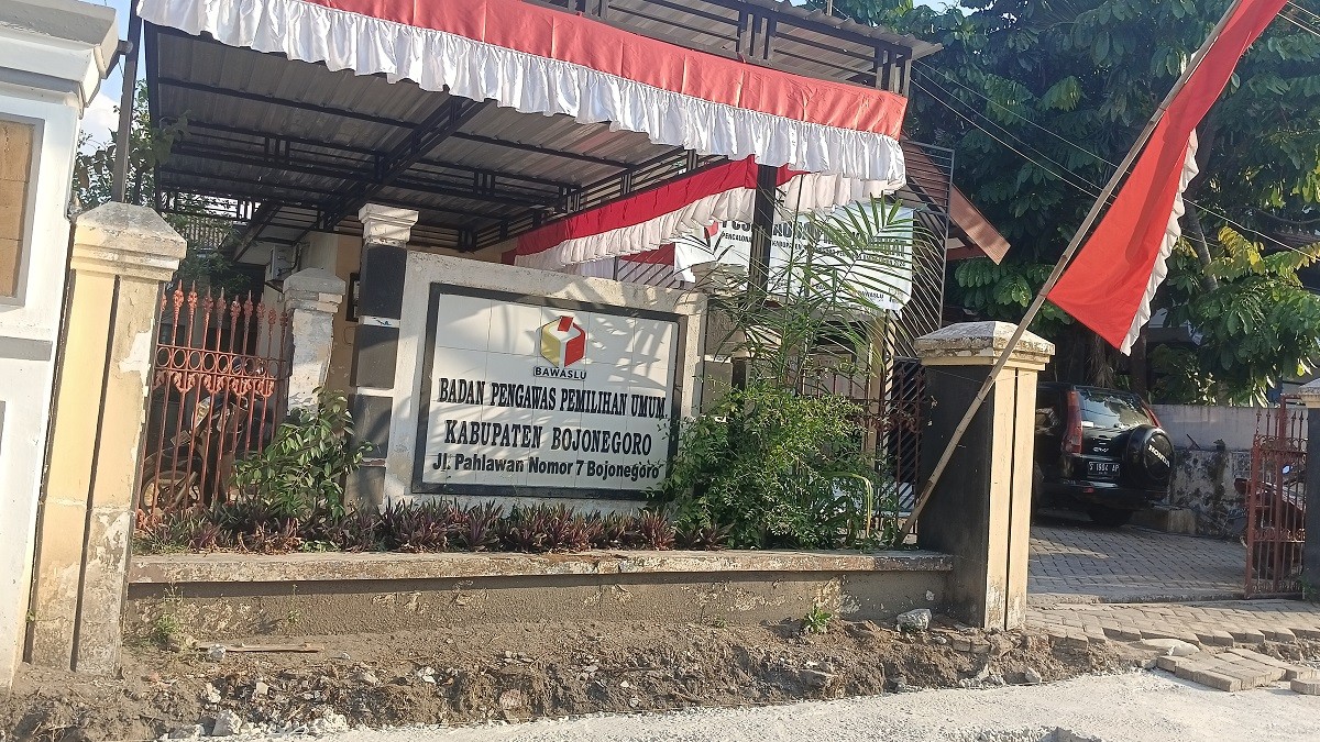 Kantor Bawaslu Bojonegoro (Foto: Misbahul Munir/jatimnow.com).