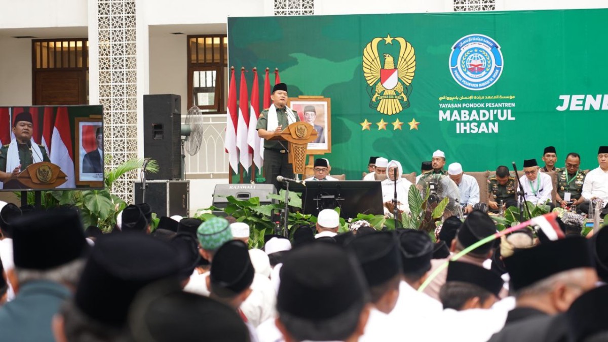 KSAD Dudung Beber 3 Resesp Sukses di Depan Ribuan Santri Banyuwangi