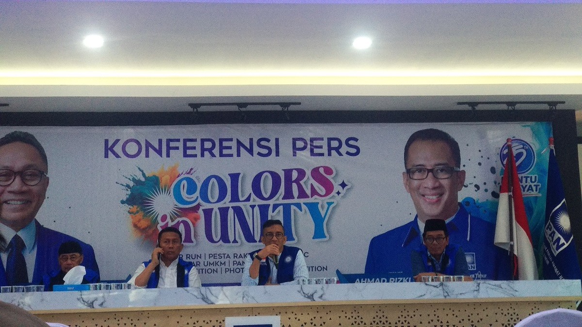 Ketua DPW PAN Jatim, Ahmad Riski Sadiq usai menjelaskan terkait perayaan HUT PAN ke-12. (Foto: Haryo Agus/jatimnow.com)