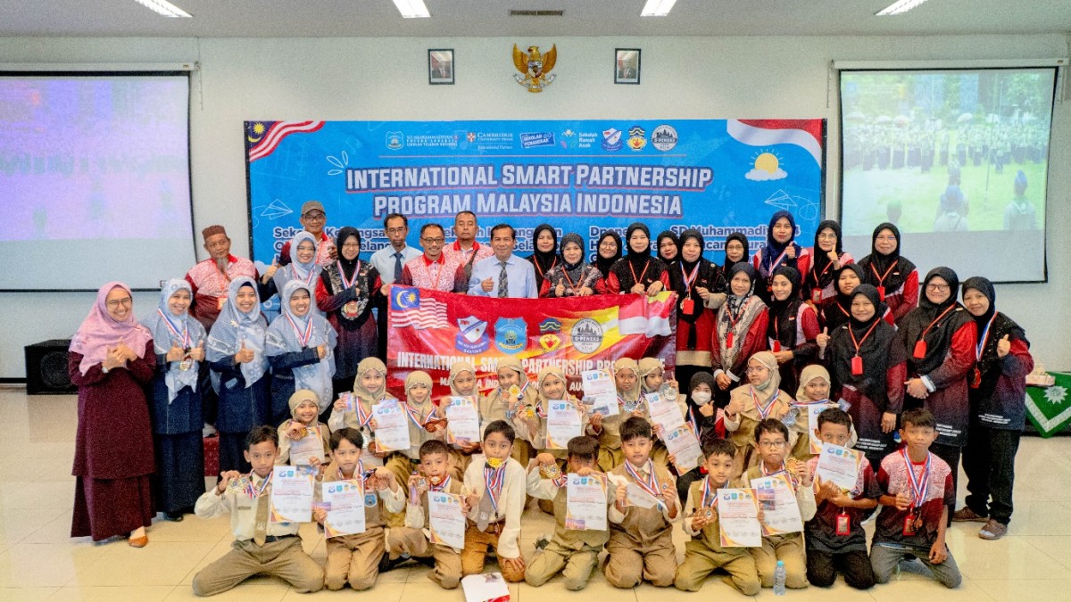 Kunjungna guru dan siswa dari Malaysia di Mudipat Surabaya. (Foto: Firman for jatimnow.com)