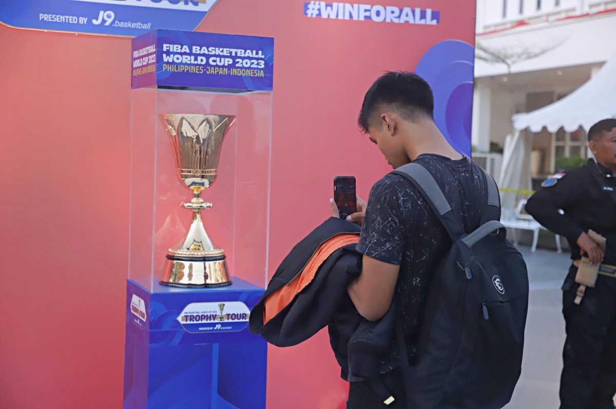 Trofi FIBA World Cup Dipajang di Balai Pemuda Surabaya, Kepoin Yuk!