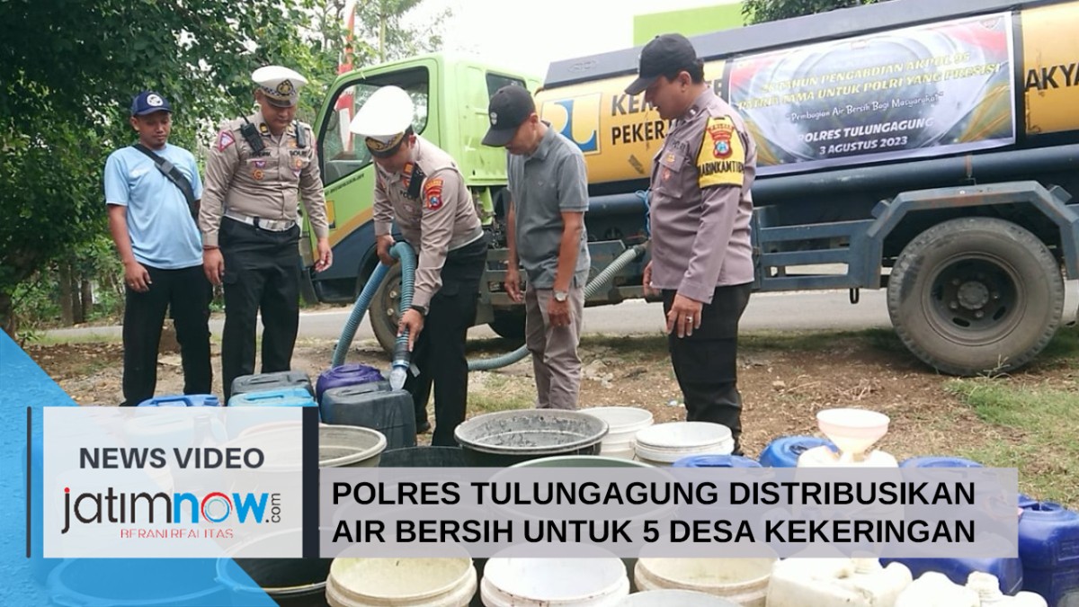 Video: Polres Tulungagung Distribusikan Air Bersih Untuk 5 Desa Kekeringan