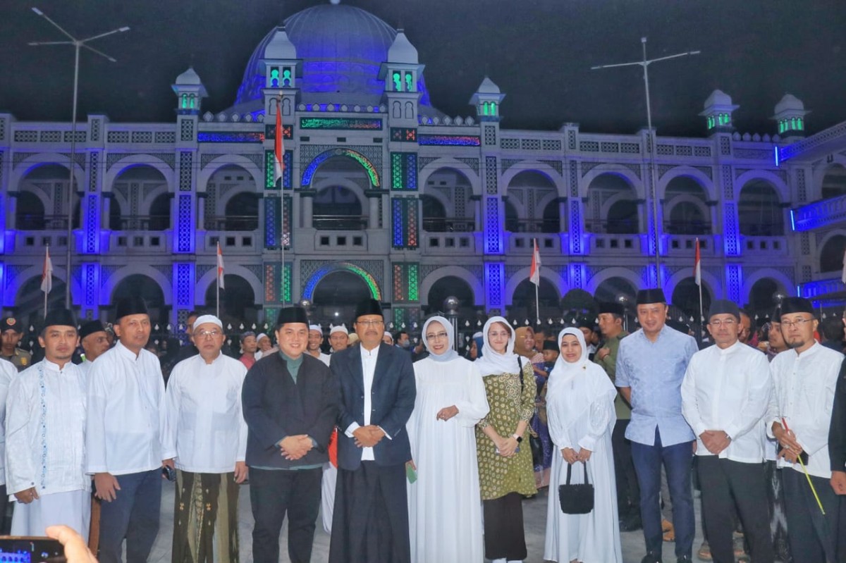 Masjid Al Anwar yang berada di sisi barat alun-alun. (Foto: Humas Pemkot Pasuruan)