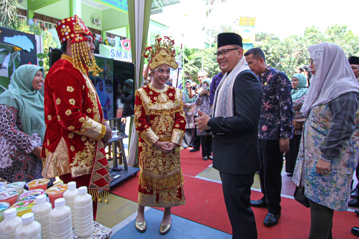 Foto: Momen Kadindik Jatim Resmikan Inovasi Smansa Gresik