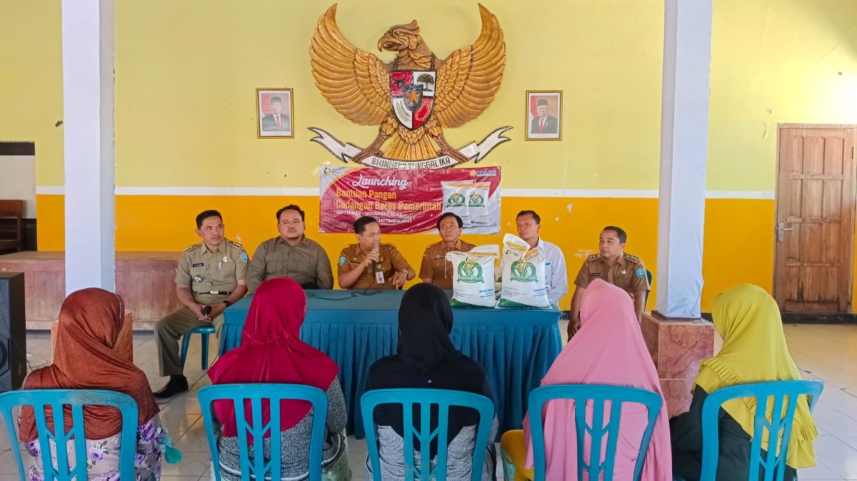 Bulog Ponorogo salurkan bantuan pangan (Foto: Bulog Ponorogo for jatimnow.com)