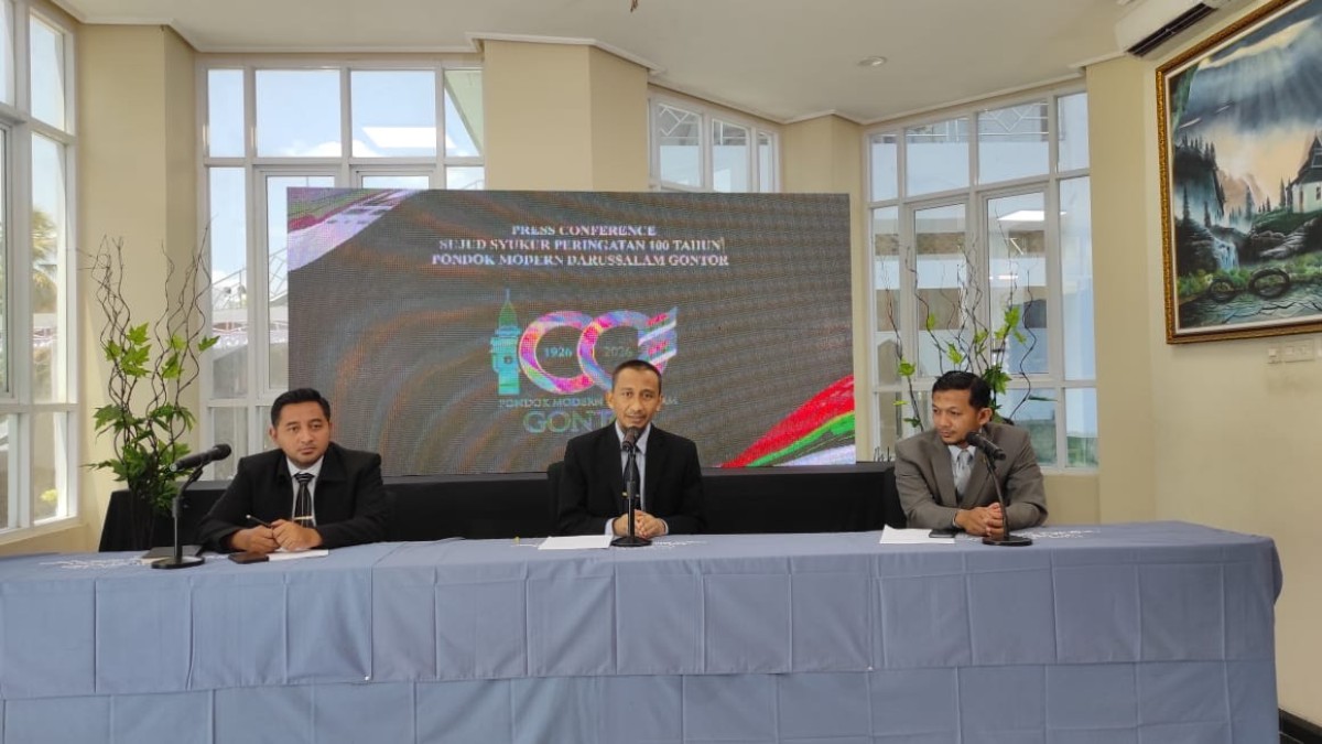Ketua Umum 100 Tahun Gontor, Khoirul Umam menyampaikan kegiatan peringatan 100 Tahun Gontor (Ahmad Fauzani/jatimnow.com)