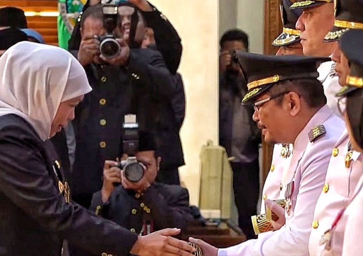 Gubernur Jatim Khofifah melantik Andriyanto sebagai Pj Bupati Pasuruan. (Foto: Kominfo Kabupaten Pasuruan)