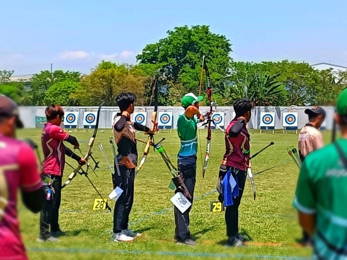 Atlet panahan Kabupaten Pasuruan sedang bertanding. (Foto: Rena Susanti for jatimnow.com)