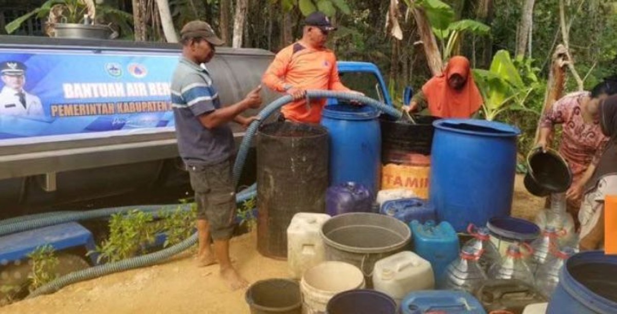 BPBD Pacitan dropping air bersih (Foto: Instagram BPBD Pacitan for jatimnow.com)