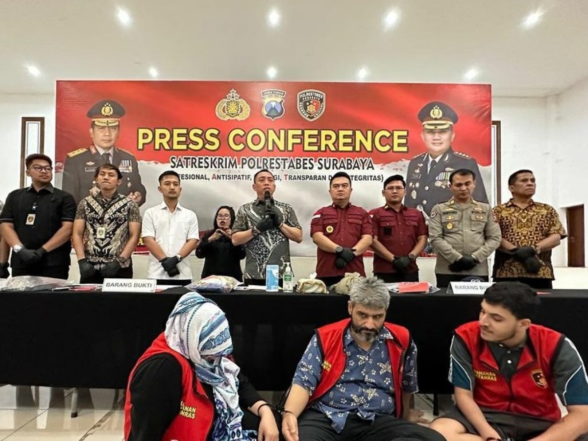 Keluarga asal Pakistan Diringkus Polrestabes Surabaya usai Mencuri di Toko Milik Tom Liwafa