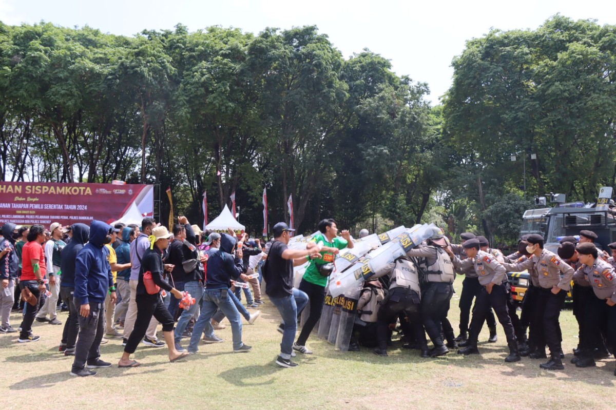 Suasana Sispamkota oleh aparat gabungan (Foto: Polres Bojonegoro for jatimnow.com))