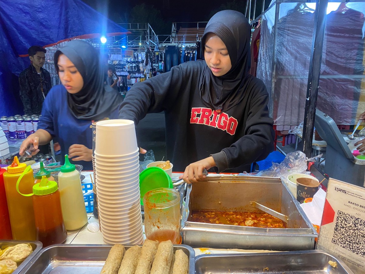 5 Makanan Paling Laris di Street Food Pasar Kodam Surabaya