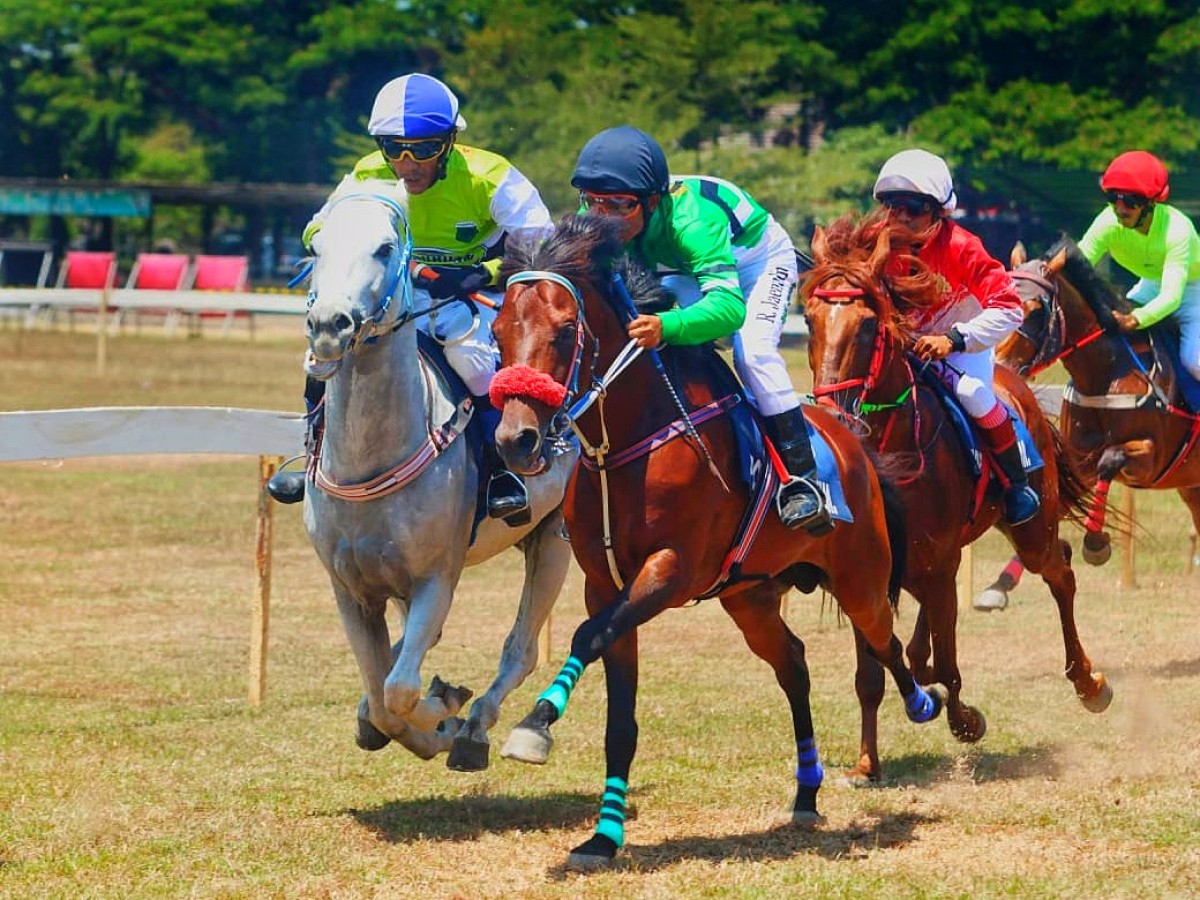 Kontingen Kediri saat berkompetisi dalam Porprov VIII Jatim 2023 (Foto: KONI Kediri for jatimnow.com).