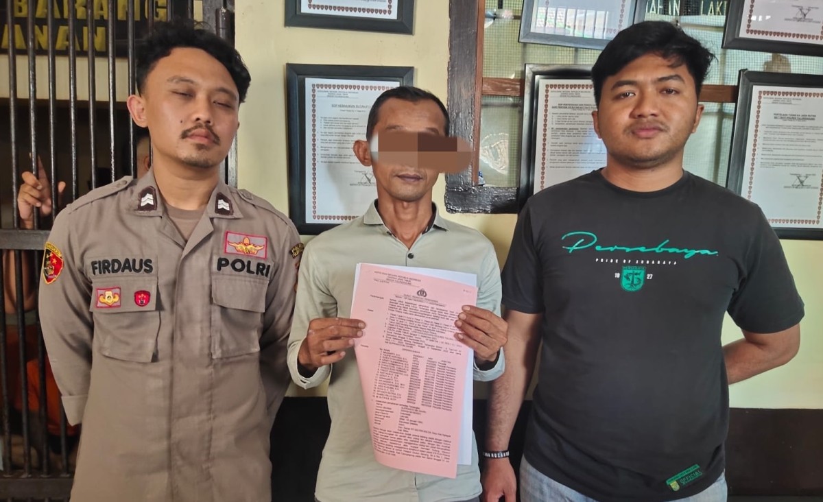 Tersangka S saat ditangkap polisi. (Foto: Polres Tulungagung)