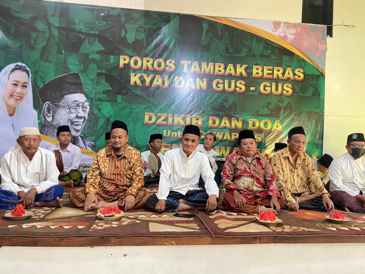 Zikir untuk mendoakan Yenny Wahid menjadi Bacawapres 2024 di Ponpes Muhajirin 2 Tambak Beras, Jombang(Foto: Rio for jatimnow.com)
