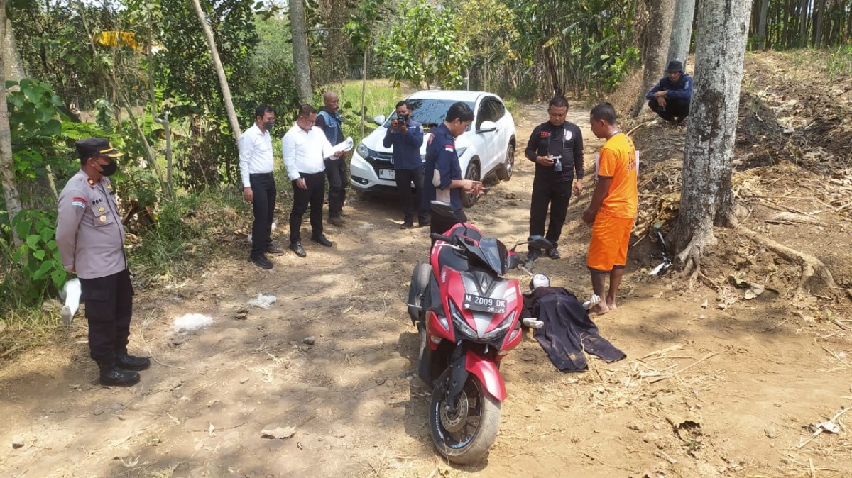 Saat Polsek Singosari menggelar rekonstruksi. (Foto: Achmad Titan/jatimnow.com))