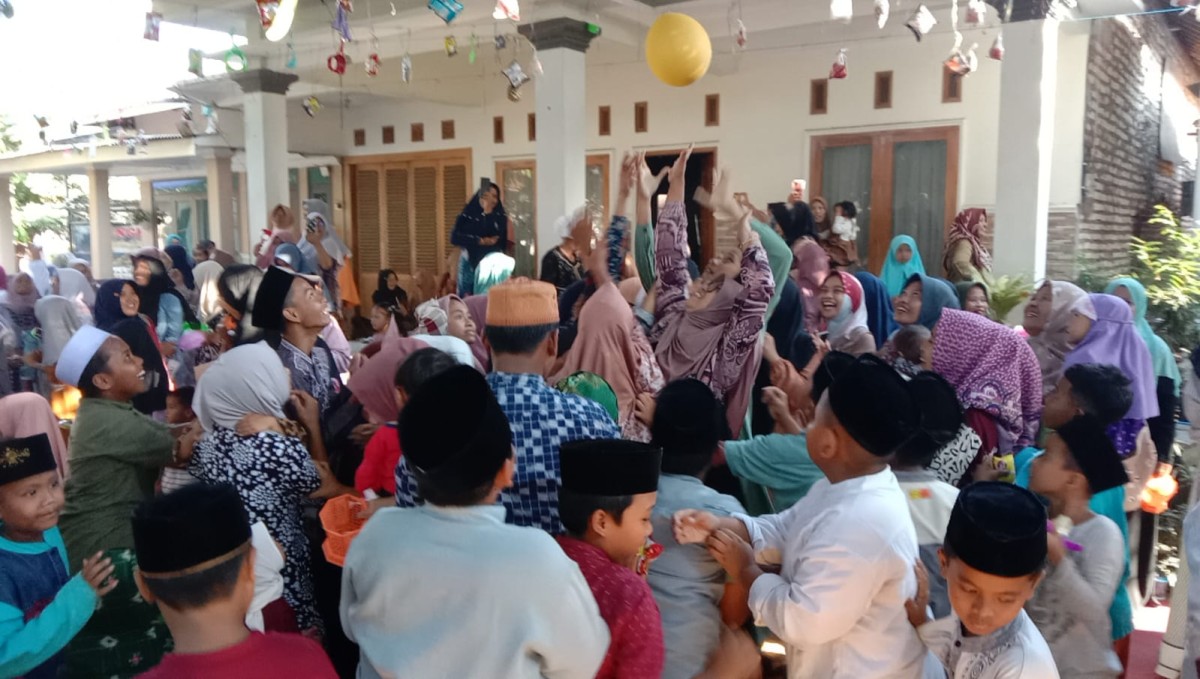 Tradisi peringatan Maulid Nabi Muhammad SAW di Bangkalan, (Foto: Fathor rahman/jatimnow.com)