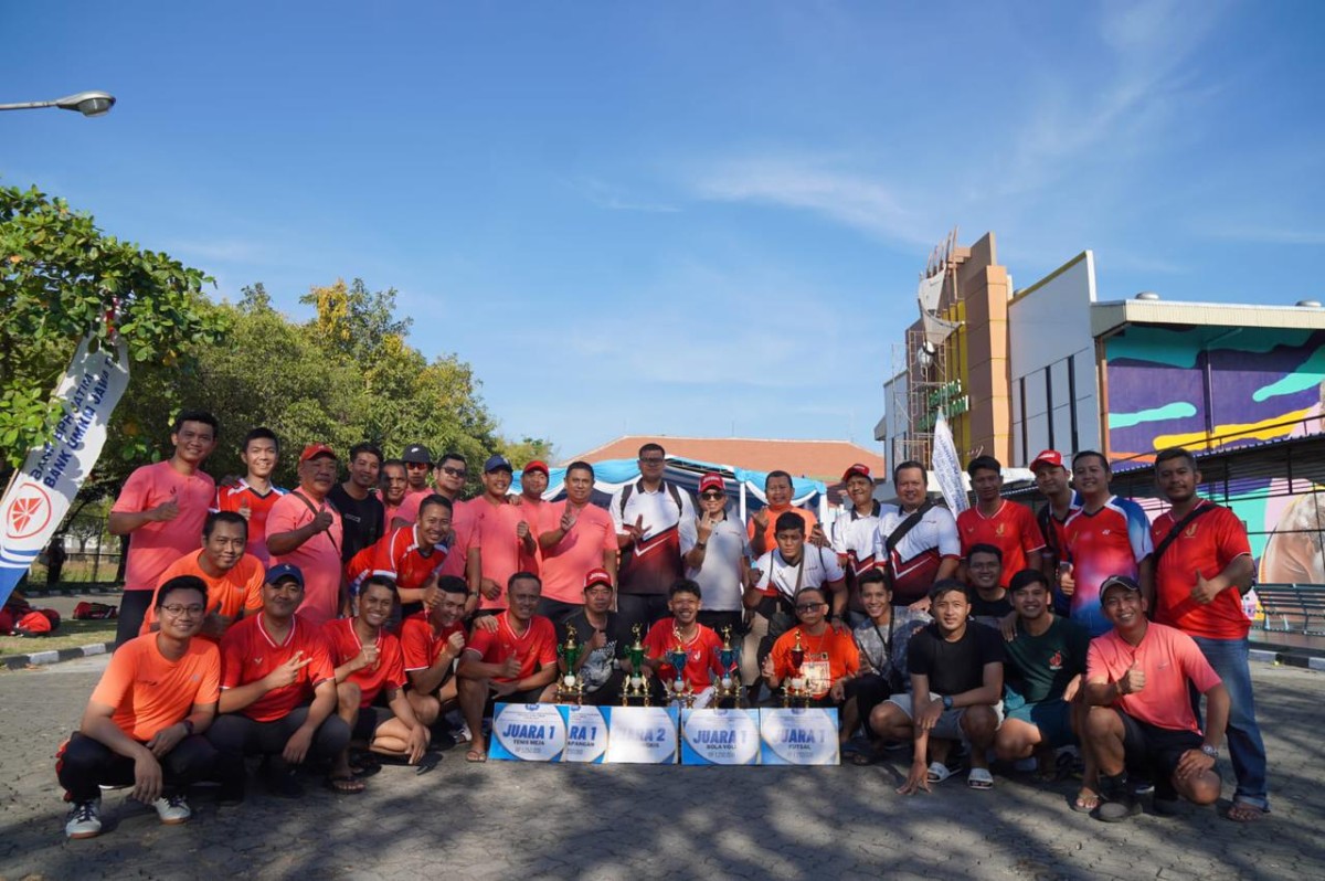 Tim Bank Jatim menjadi juara umum PORMI. (Foto: Bank Jatim for jatimnow.com)