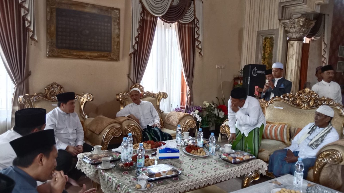Ketua PSSI Erick Thohir bertemu para ulama di Bangkalan. (Foto: Fathor Rahman/jatimnow.com)