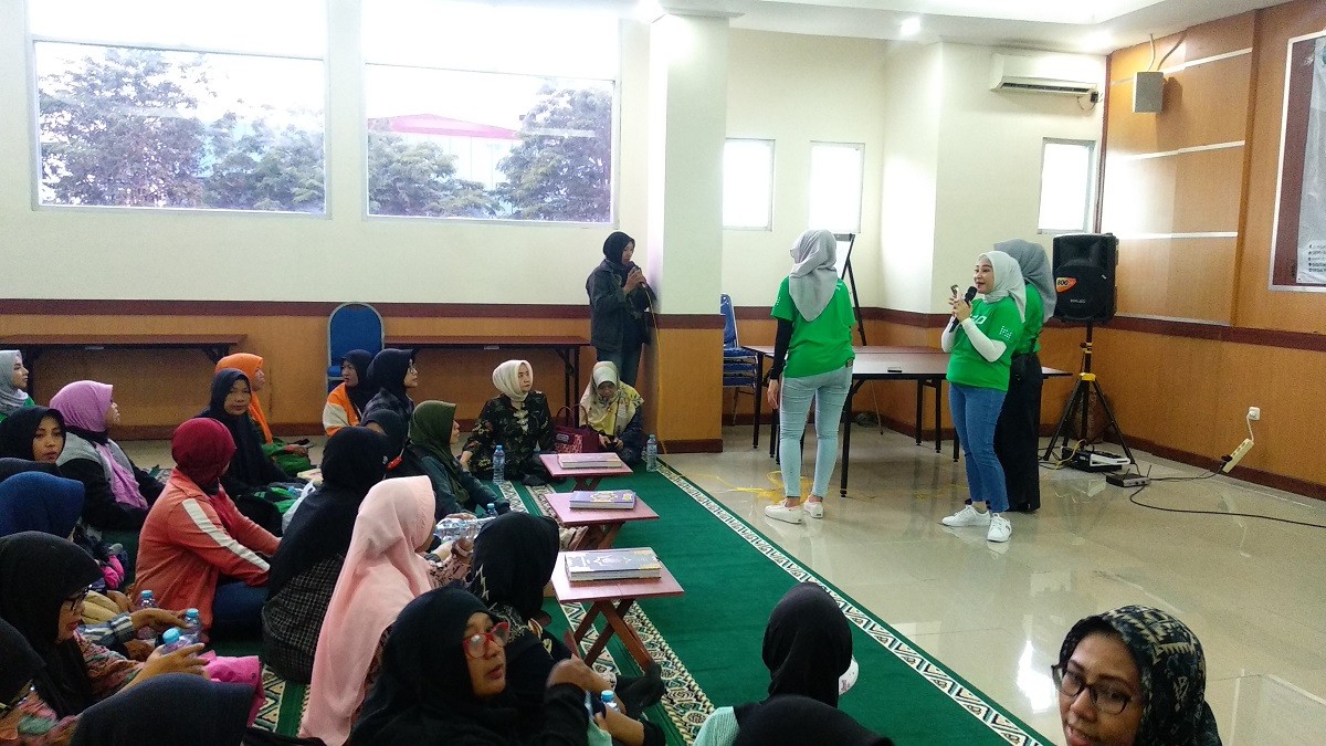 memberikan edukasi cara merawat kesehatan kulit. ZAP Clinic Surabaya(Foto: Haryo Agus/jatimnow.com)