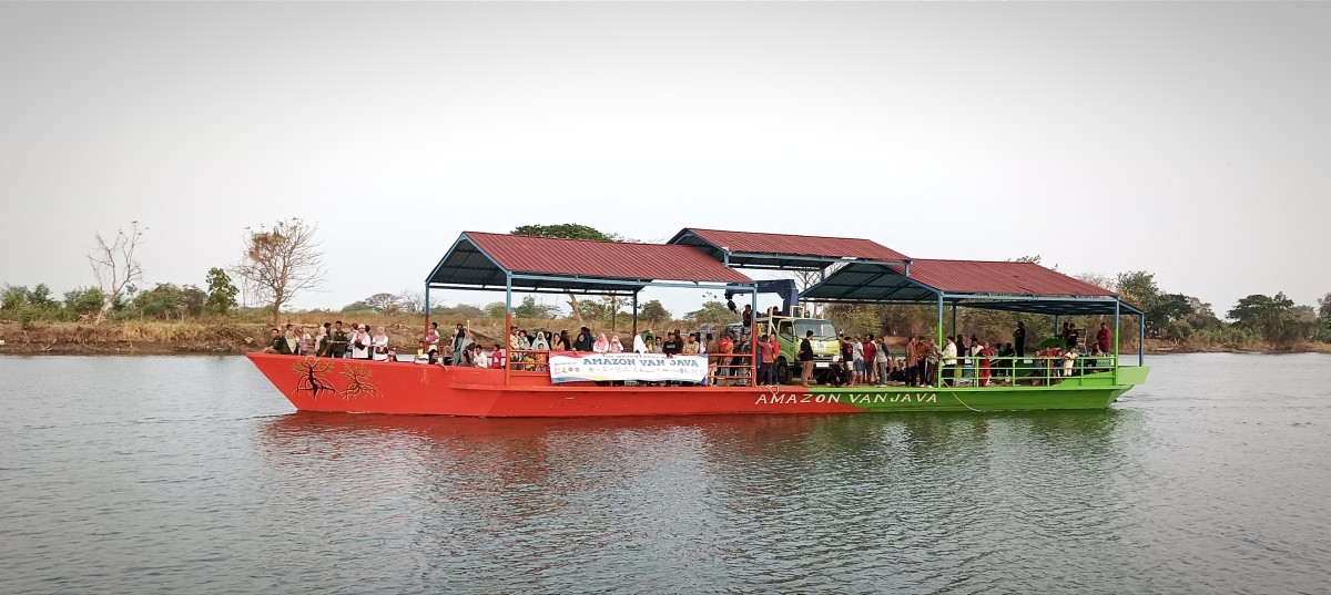 Menjajal Kapal Amazon Van Java Senilai Rp1 Miliar Milik Pemdes Randuboto Gresik