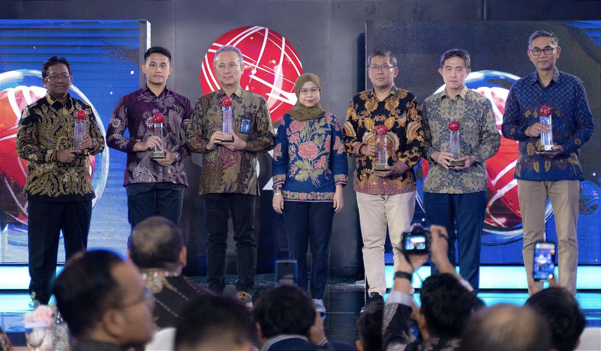 Perwakilan perusahaan penerima penghargaan dalam ajang IDX Channel Anugerah Inovasi Indonesia (ICAII) 2023 (Foto: Humas SIG for jatimnow.com)