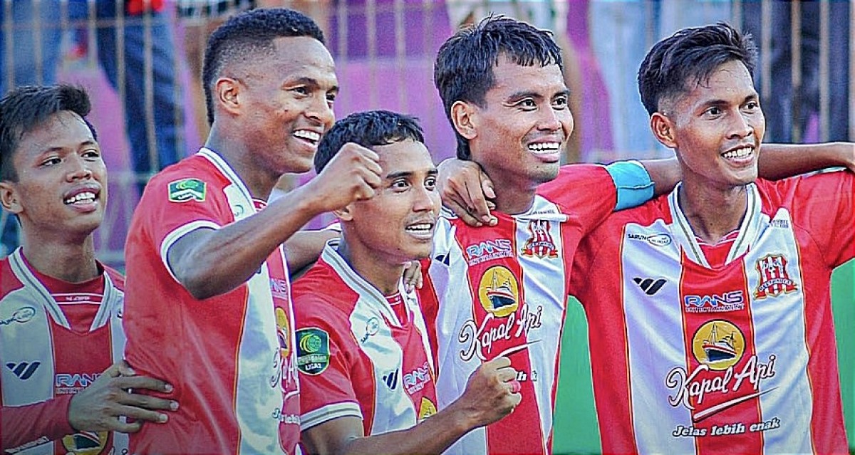 Para pemain Deltras selebrasi usai membobol gawang Gresik United (Foto: Instagram Deltras Official)