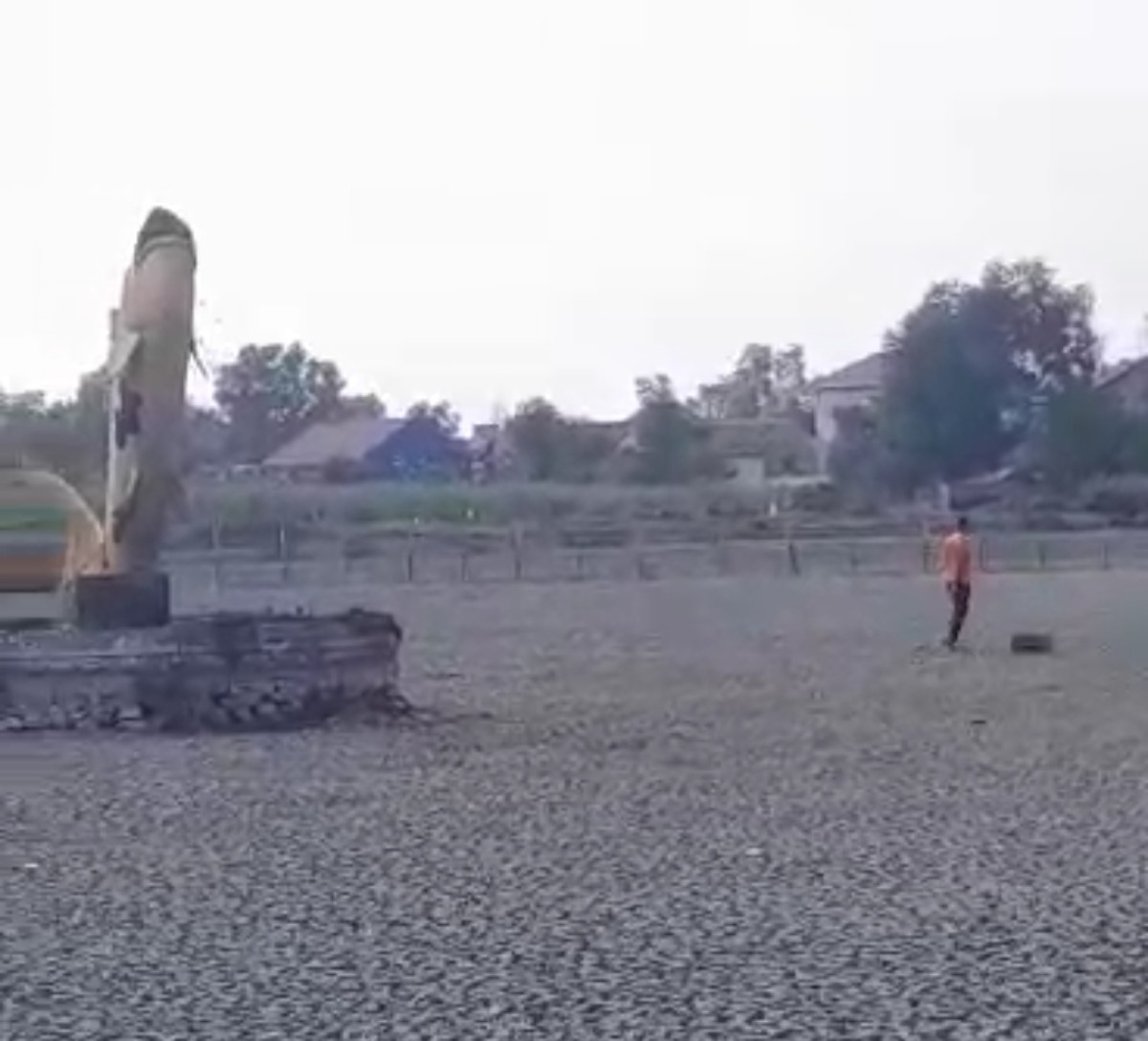 Danau Taman Rekreasi Kota (TRK) Bangkalan mengering. (Foto: Fathor Rahman/jatimnow.com)