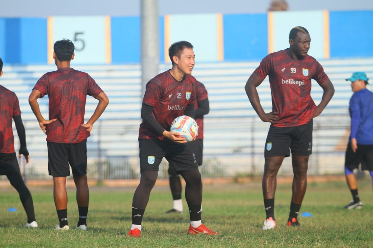 Sesi latihan terakhir Persela Lamongan jelang laga tandang melawan PSCS Cilacap. (Foto : Adyad Ammy Iffansah/jatimnow.com)