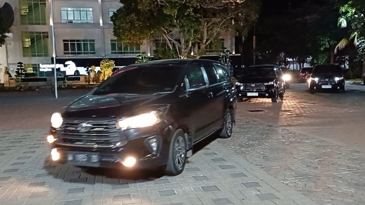 5 Jam KPK Geledah Kantor Pemkab Lamongan, Rombongan Berjumlah 8 Mobil