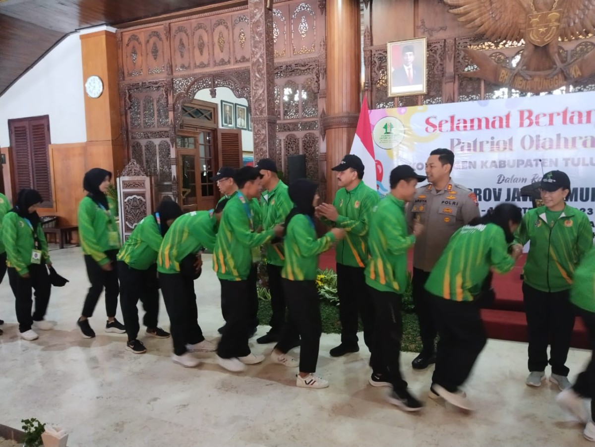 Kontingen Tulungagung saat berpamitan sebelum berangkat ke Porprov. (Foto: Bramanta Pamungkas/jatimnow.com)