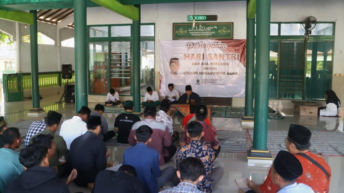 Santri di Ponorogo gelar kegiatan doa bersama untuk Gibran Rakabuming Raka (Ahmad Fauzani/jatimnow.com)