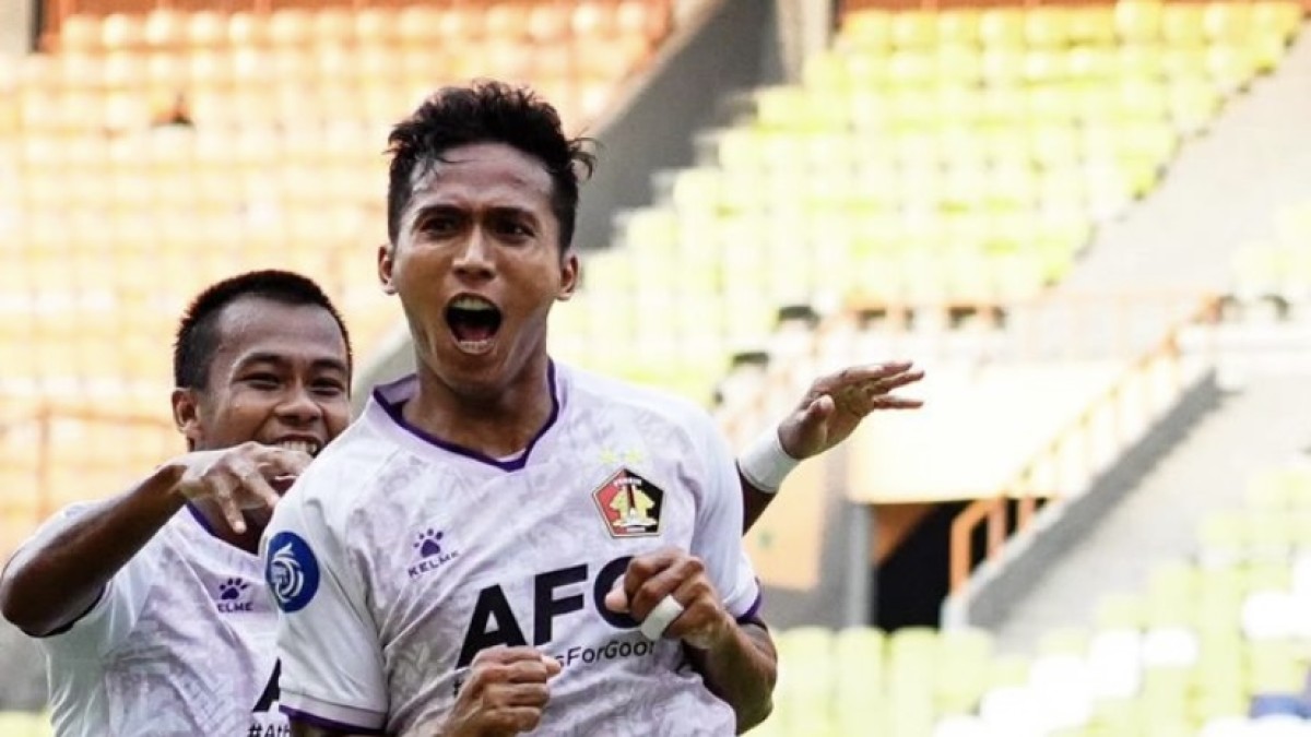 Striker Persik Kediri M Khanafi saat merayakan golnya. (Foto: Persik Kediri for jatimnow.com)