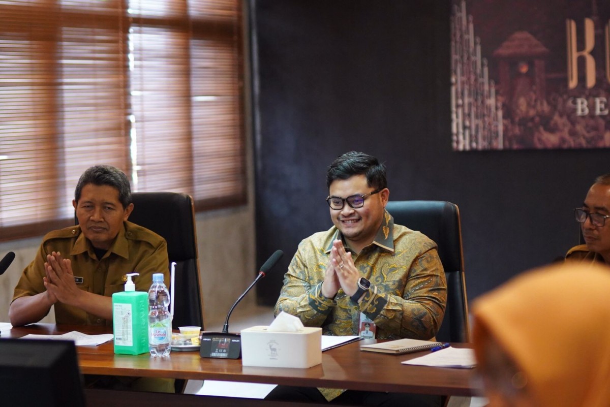 Mas Dhito saat pemaparan di hadapan dewan juri melalui zoom. (Foto: Humas Pemkab Kediri/jatimnow.com)
