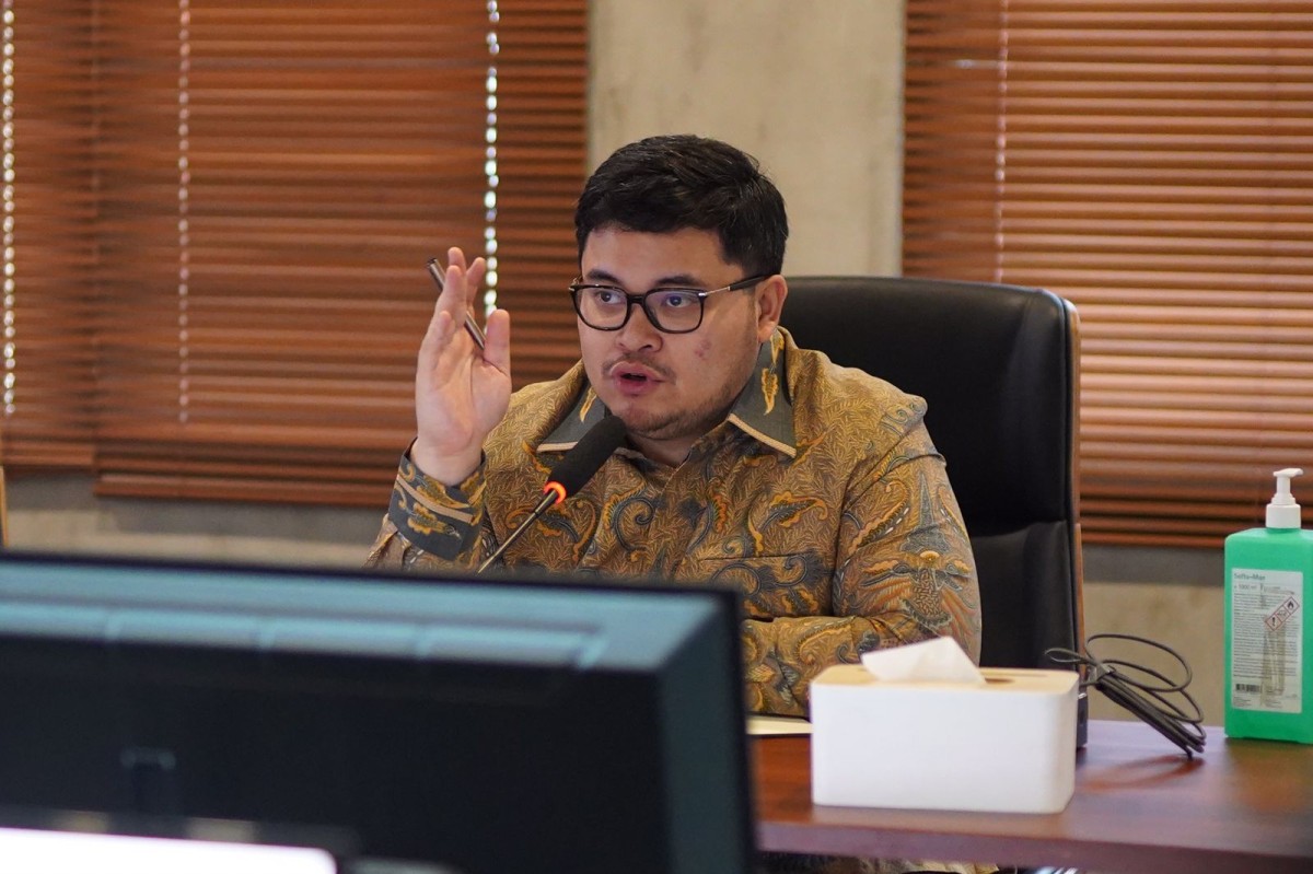 Mas Dhito saat rapat bersama Dinas Kesehatan Kabupaten Kediri. (Foto: Humas Pemkab Kediri for jatimnow.com)