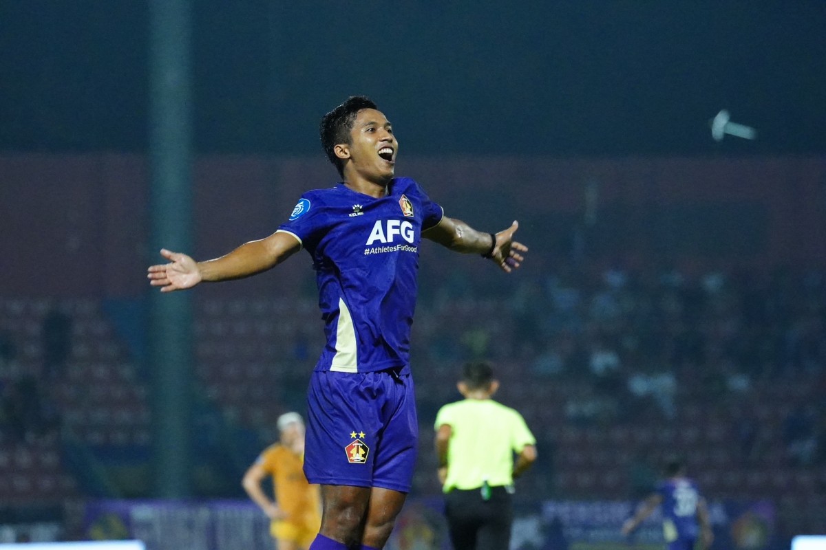 Striker Persik Kediri M Khanafi usai cetak gol melawan Bhayangkara FC. (Foto: Persik Kediri/jatimnow.com)