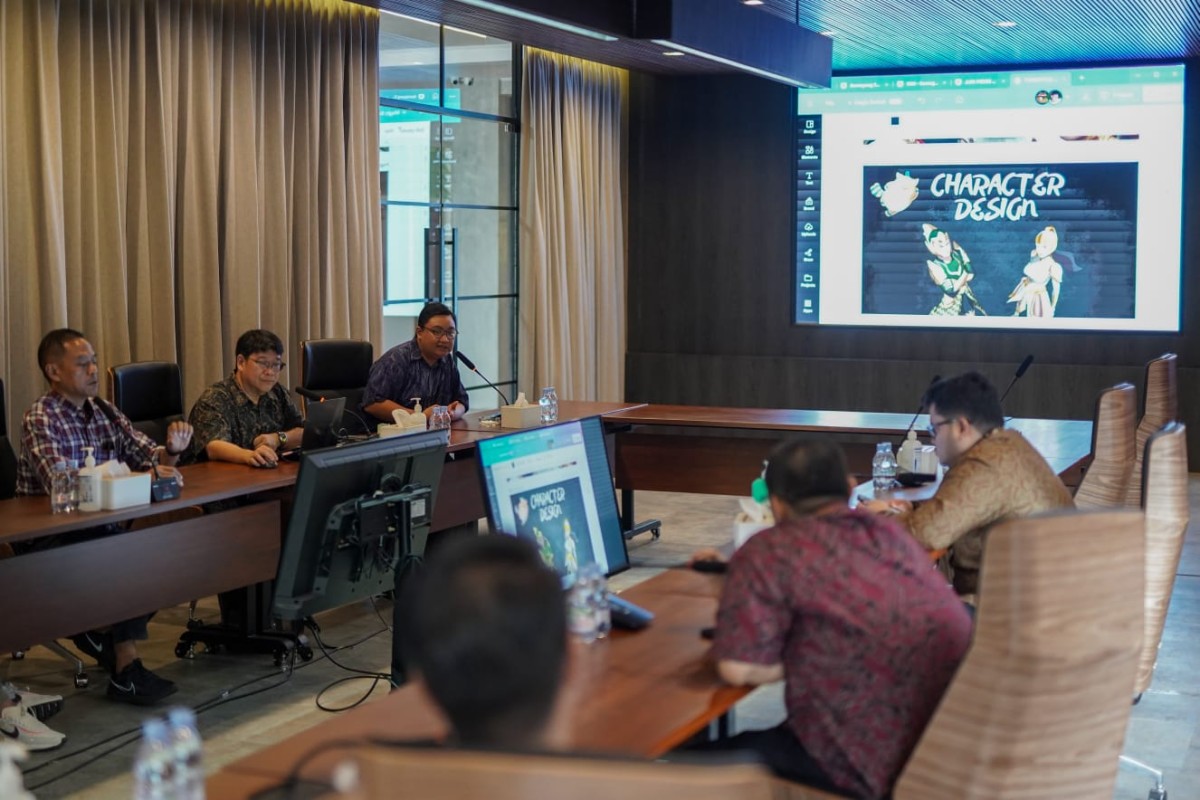 Mas Dhito saat bertemu pihak yang akan merubah konsep Ubalan Kediri. (Foto: Humas Pemkab Kediri/jatimnow.com)