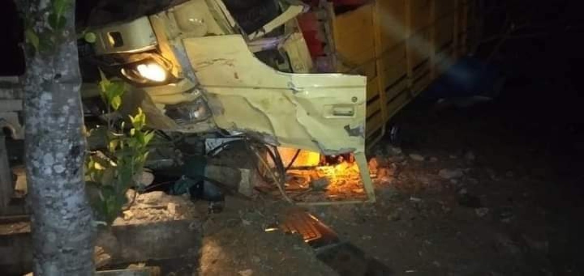 Truk yang alami rem blong. (Foto: Ana Rachma for jatimnow.com)