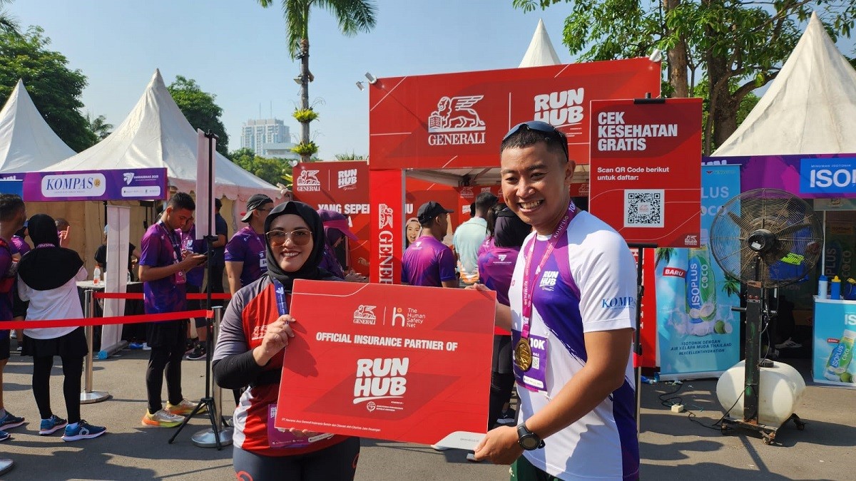 Chief Marketing Officer Generali Indonesia Vivin Arbianti Gautama (kiri) dalam agenda RunHub di Balaikota Surabaya (foto: Ni'am Kurniawan/jatimnow.com)ari Perhubungan Nasional di Balai Kota Surabaya.