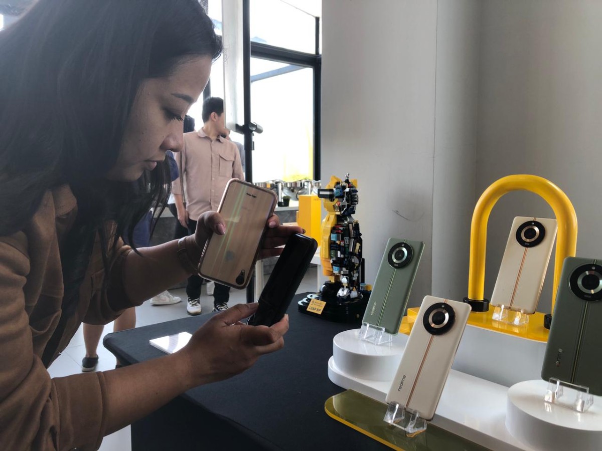 Realme 11 series (foto: Ni'am Kurniawan/jatimnow.com)
