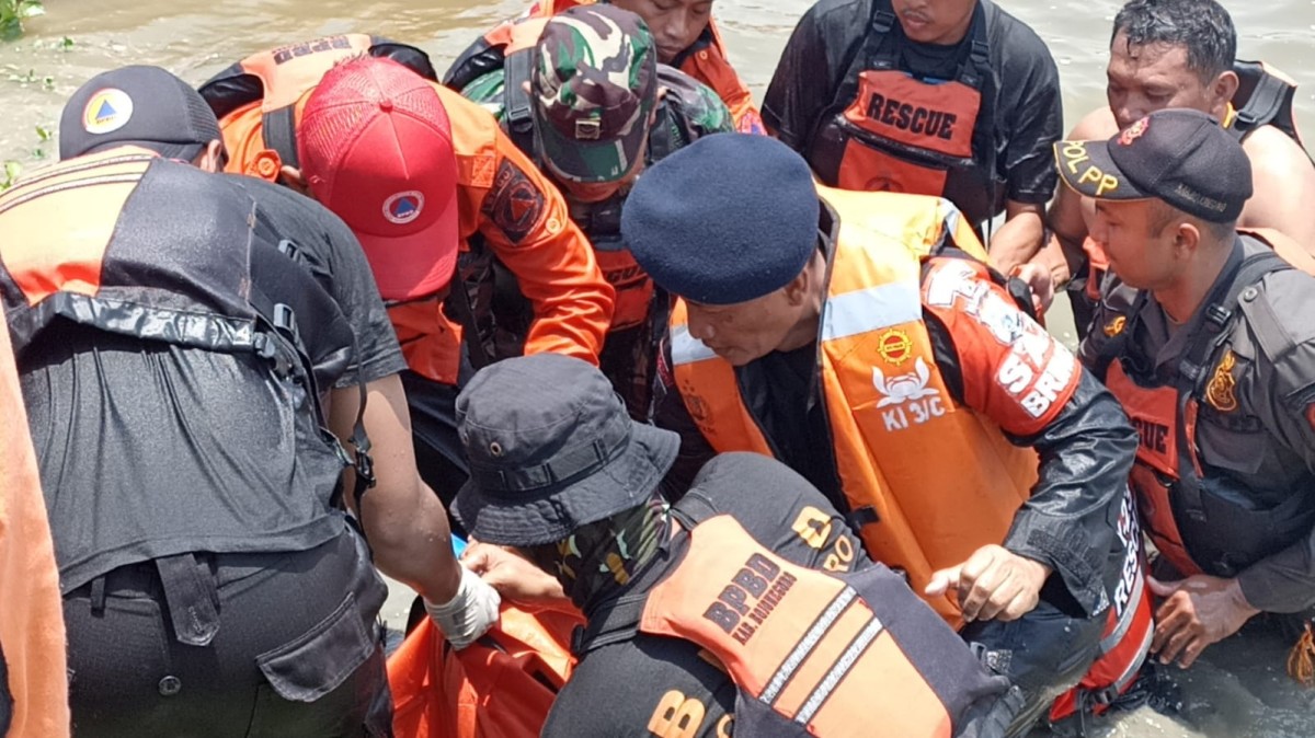 Warga Trucuk Bojonegoro Terseret Arus Sungai Bengawan Solo Ditemukan Tak Bernyawa