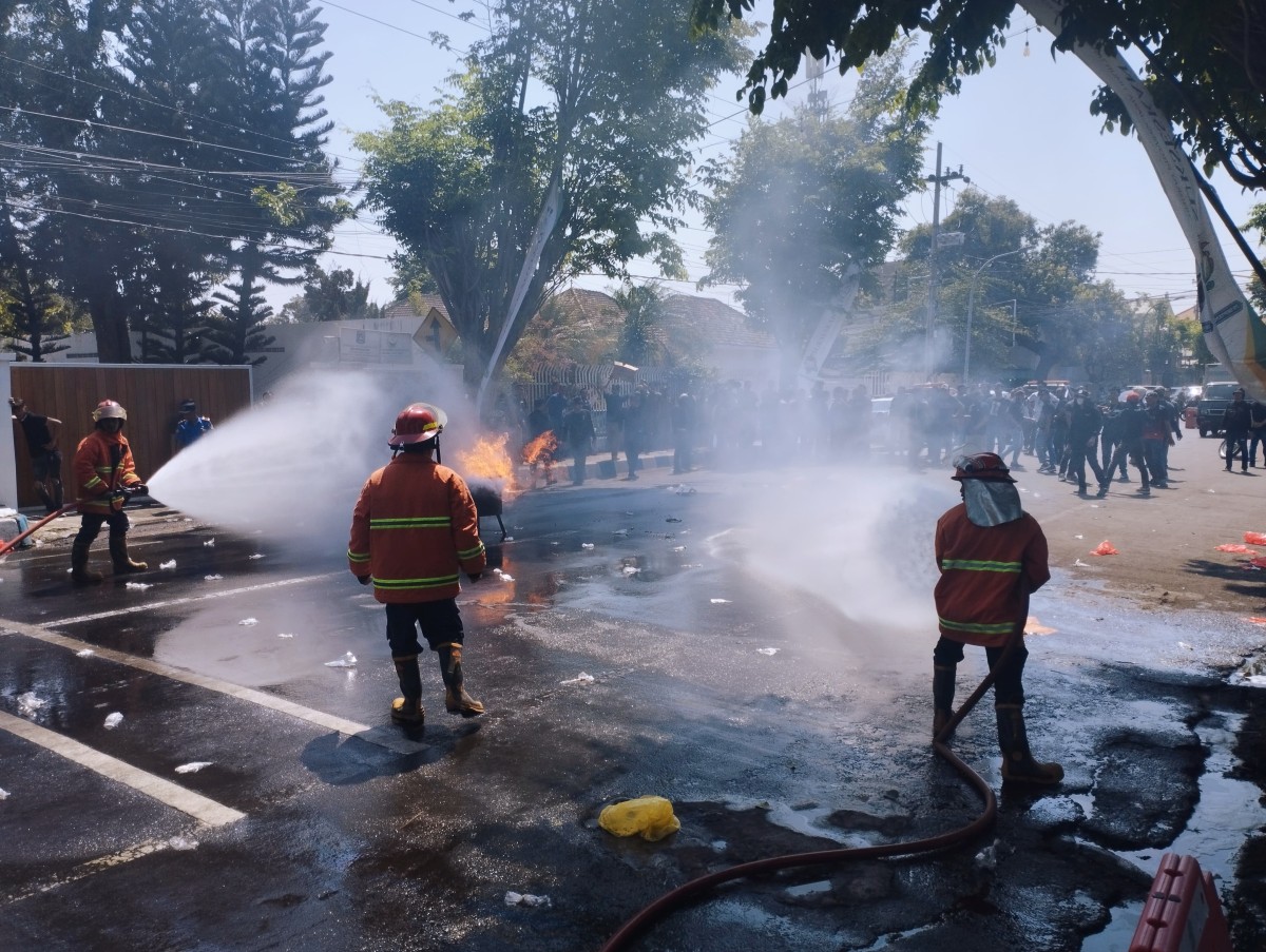 Pelatihan Simulasi Sistem Pengamanan Kota (Sispamkota) bertempat di Lapangan Wicaksana Laghawa Polres Pasuruan. (Foto: Humas Pemkot Pasuruan)