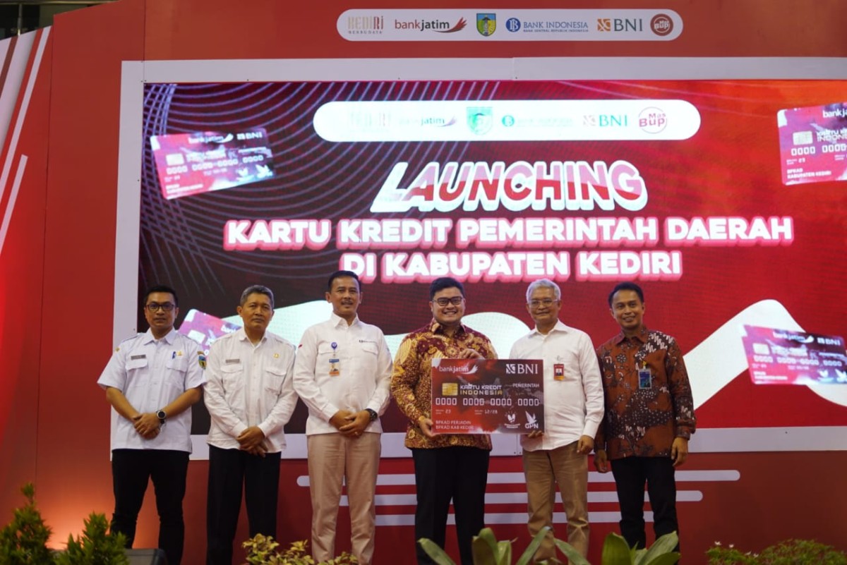 Peluncuran Kartu Kredit Pemerintah Daerah (KKPD). (Foto: Humas Bank Jatim)