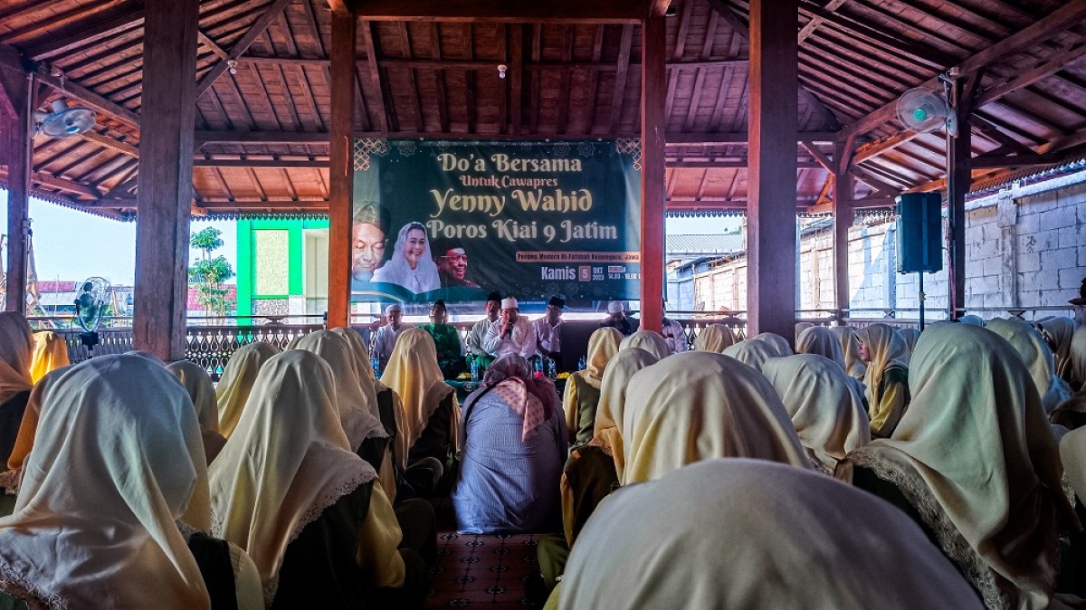 Suasana doa bersama dukung Yenny Wahid maju Cawapres di Ponpes Modern Al Fatimah Bojonegoro. (Foto: Misbahul Munir/jatimnow.com)