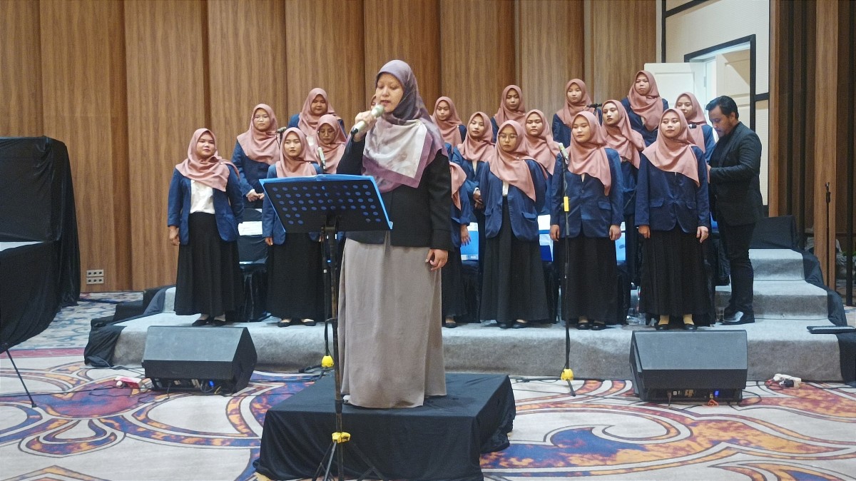 We Will Not Go Down Mengalun di Wisuda Universitas Muhammadiyah Gresik, Dukung Palestina